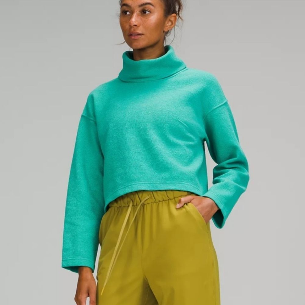 Lululemon Teal Funnel Neck Long Sleeve XS S Activewear Athleisure Loungewear